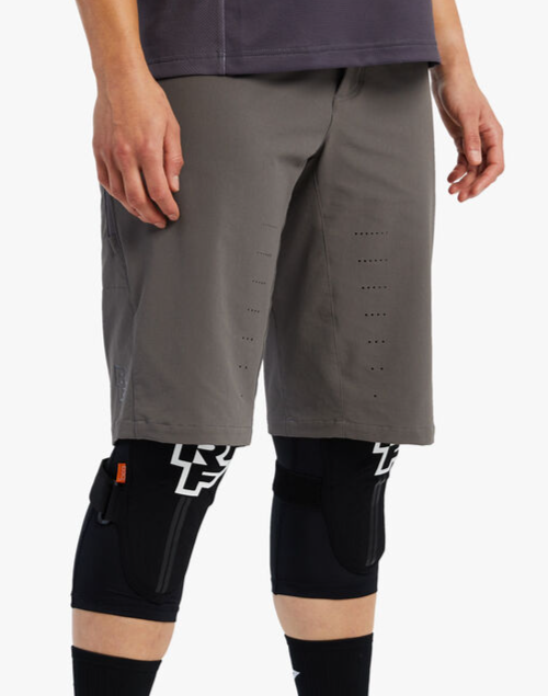 Race Face Women's Indy Cycling Shorts Charcoal Gray Medium